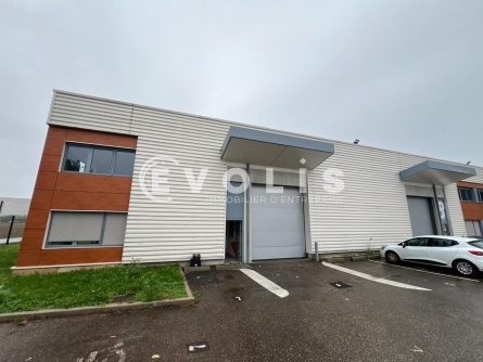 Photo 1 – location Entrepôts / activités	SAINT PRIEST (69800)