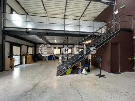 Photo 7 – location Entrepôts / activités	GENAY (69730)