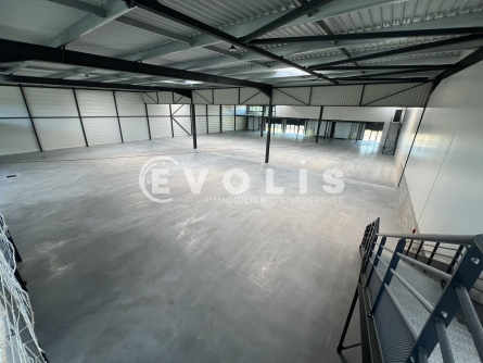 Photo 4 – location Entrepôts / activités	SAINT LAURENT DE MURE (69720)