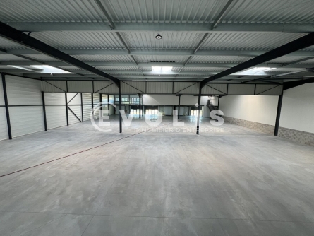 Photo 5 – location Entrepôts / activités	SAINT LAURENT DE MURE (69720)