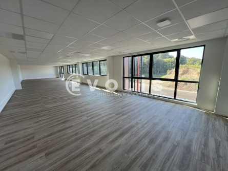 Photo 12 – location Entrepôts / activités	SAINT LAURENT DE MURE (69720)