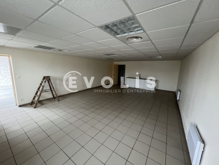 Photo 2 – location Entrepôts / activités	CHASSIEU (69680)