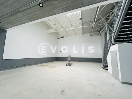 Photo 2 – location Entrepôts / activités	VAUX LE PENIL (77000)