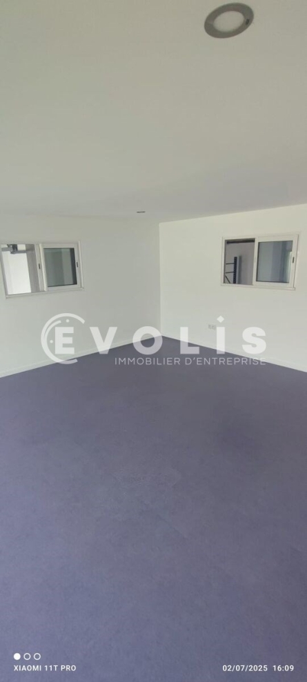 Photo 2 – vente Entrepôts / activités	VILLEJUST (91140)