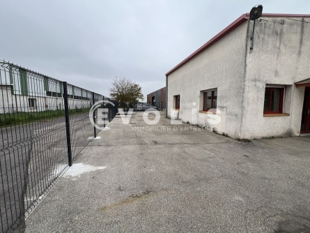 Photo 2 – location Entrepôts / activités	MONTLUEL (01120)