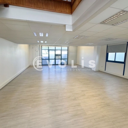 Photo 2 – vente Entrepôts / activités	CROISSY BEAUBOURG (77183)