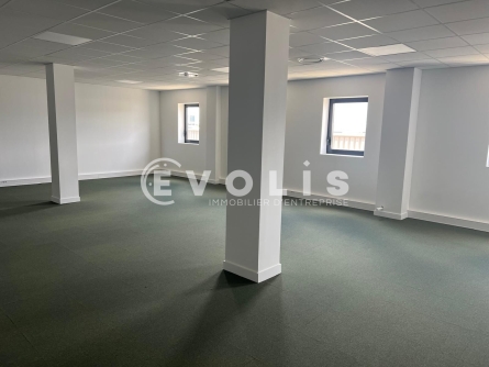 Photo 5 – vente bureaux	MONTLUEL (01120)