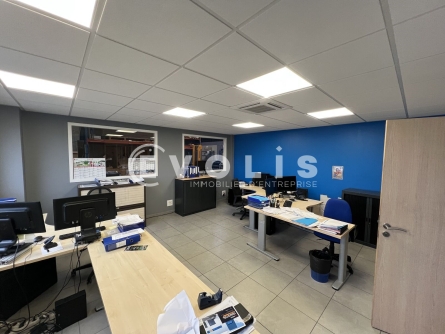 Photo 2 – vente Entrepôts / activités	FLEURIEUX SUR L'ARBRESLE (69210)