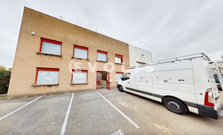 Photo 1 – location Entrepôts / activités	VENISSIEUX (69200)