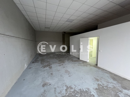 Photo 2 – location Entrepôts / activités	SERRIS (77700)