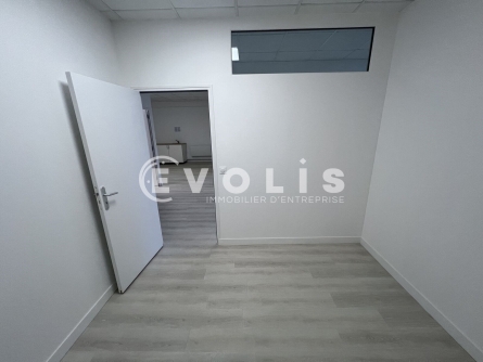 Photo 4 – location Entrepôts / activités	SERRIS (77700)