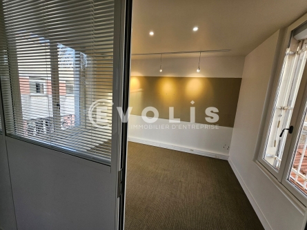 Photo 2 – location Entrepôts / activités	CACHAN (94230)