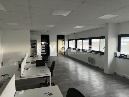 Photo 3 – location Entrepôts / activités	CHASSIEU (69680)