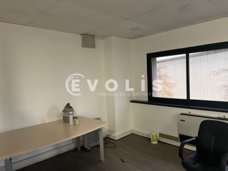 Photo 6 – location Entrepôts / activités	CHASSIEU (69680)