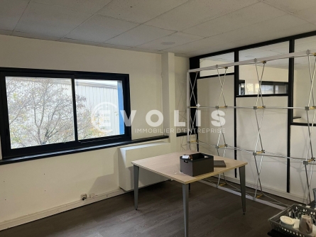 Photo 7 – location Entrepôts / activités	CHASSIEU (69680)