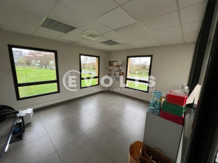 Photo 2 – location Entrepôts / activités	ARNAS (69400)