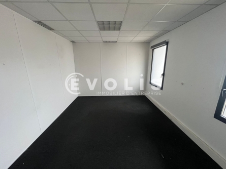 Photo 6 – vente bureaux	SERRIS (77700)