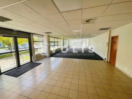 Photo 2 – location Entrepôts / activités	COMBS LA VILLE (77380)