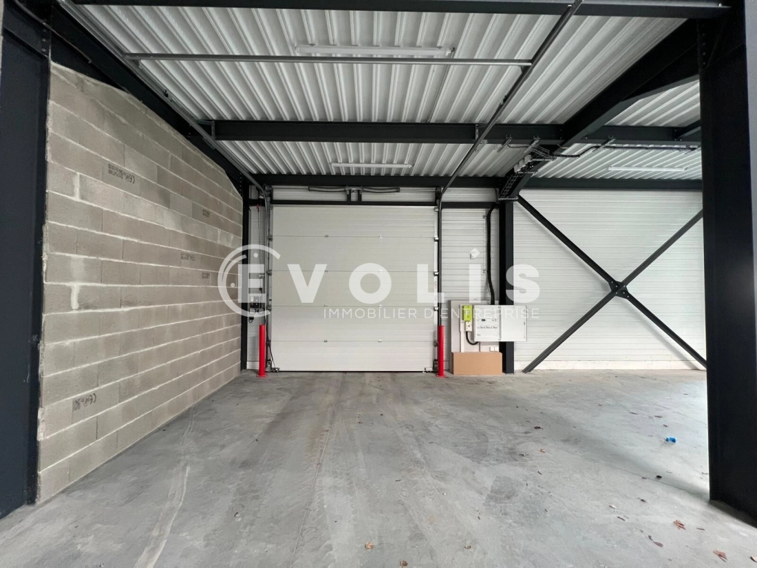 Photo 2 – location Entrepôts / activités	SAINT QUENTIN FALLAVIER (38070)