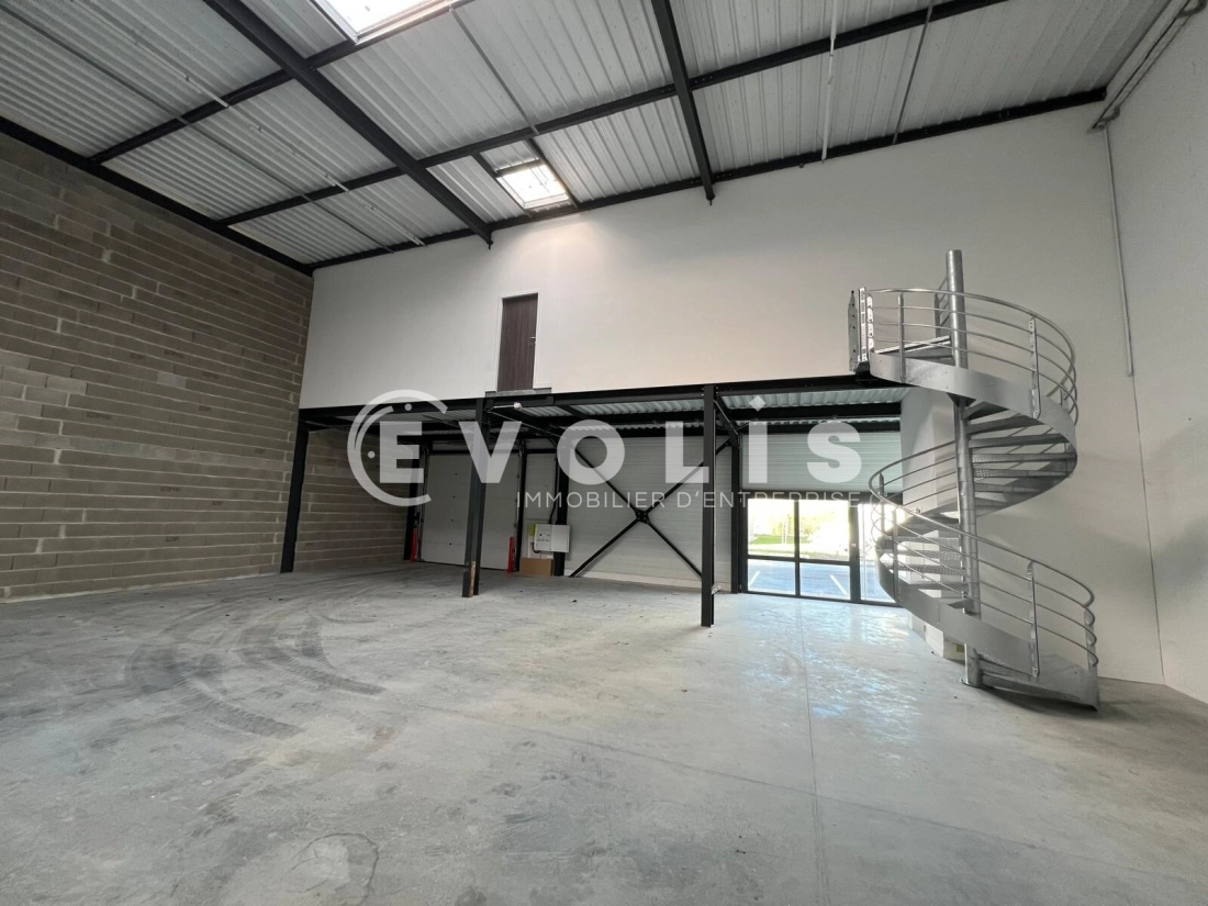 Photo 9 – location Entrepôts / activités	SAINT QUENTIN FALLAVIER (38070)