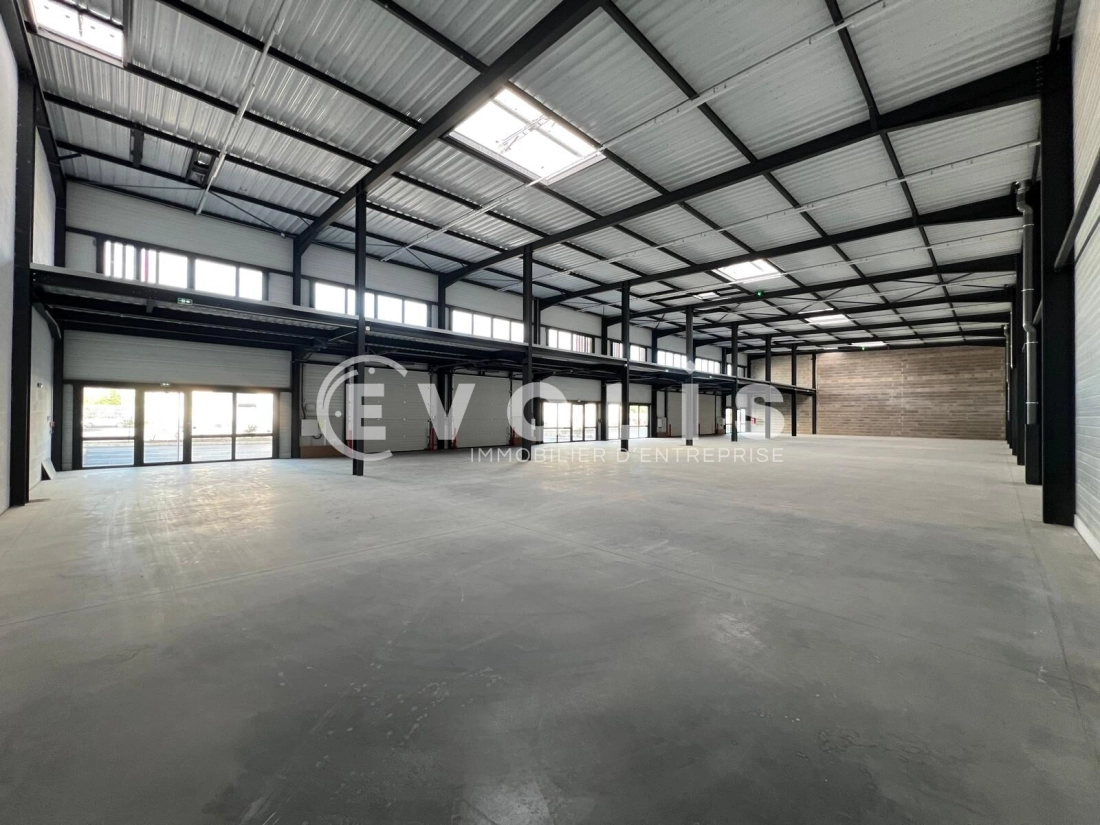 Photo 8 – location Entrepôts / activités	SAINT QUENTIN FALLAVIER (38070)