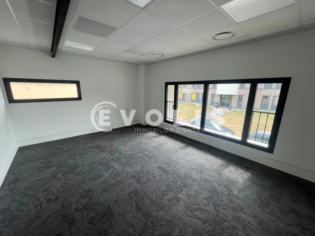 Photo 13 – vente bureaux	VENISSIEUX (69200)