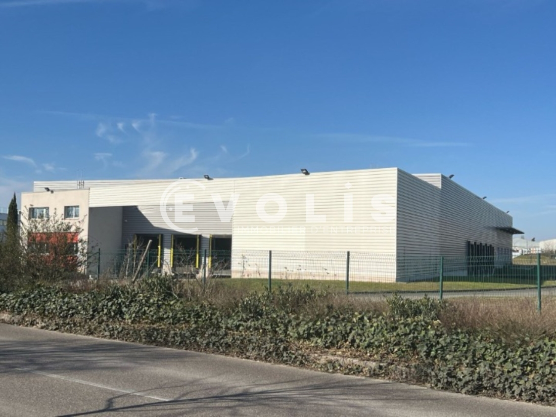 Photo 2 – location Entrepôts / activités	MEYZIEU (69330)