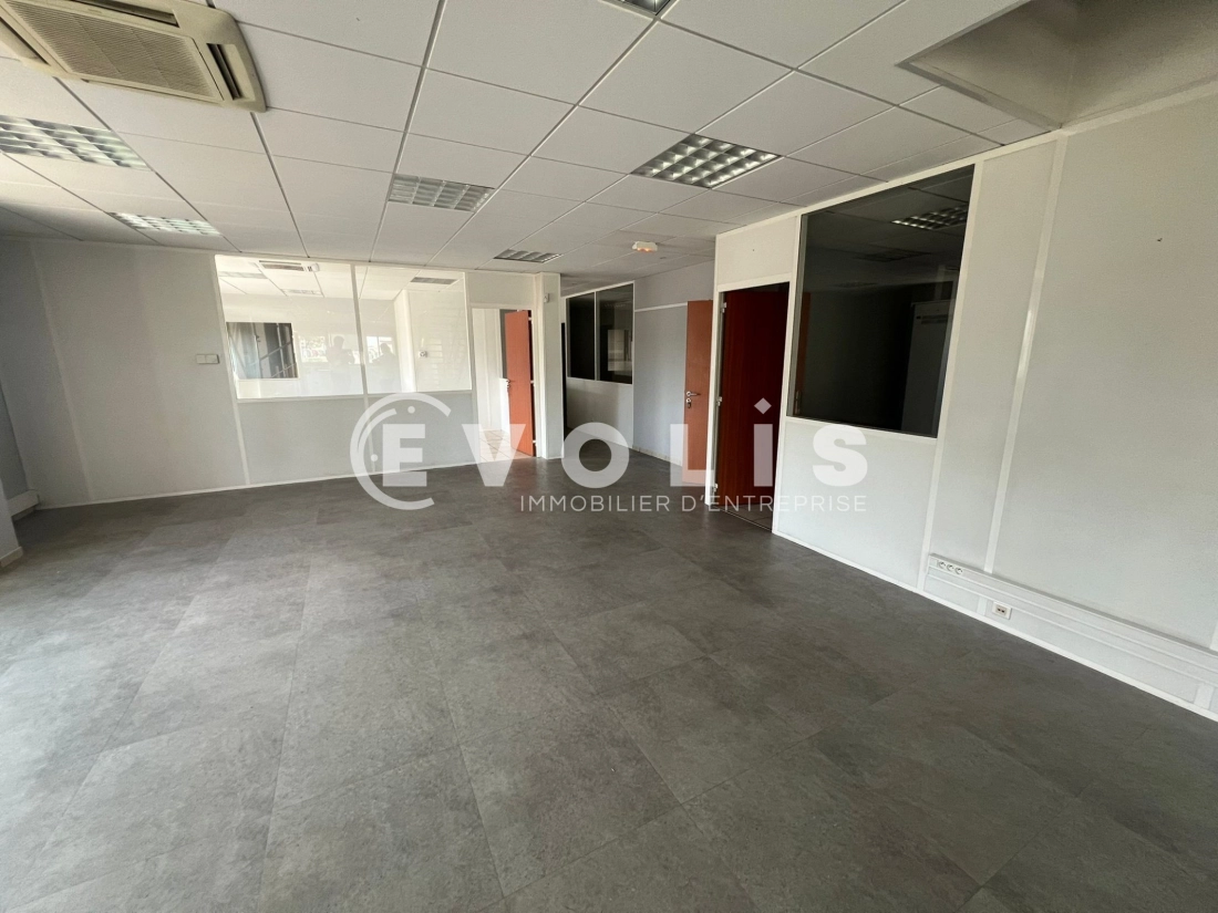 Photo 9 – location Entrepôts / activités	MEYZIEU (69330)