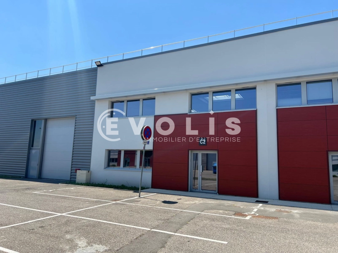 Photo 6 – location Entrepôts / activités	SAINT PRIEST (69800)