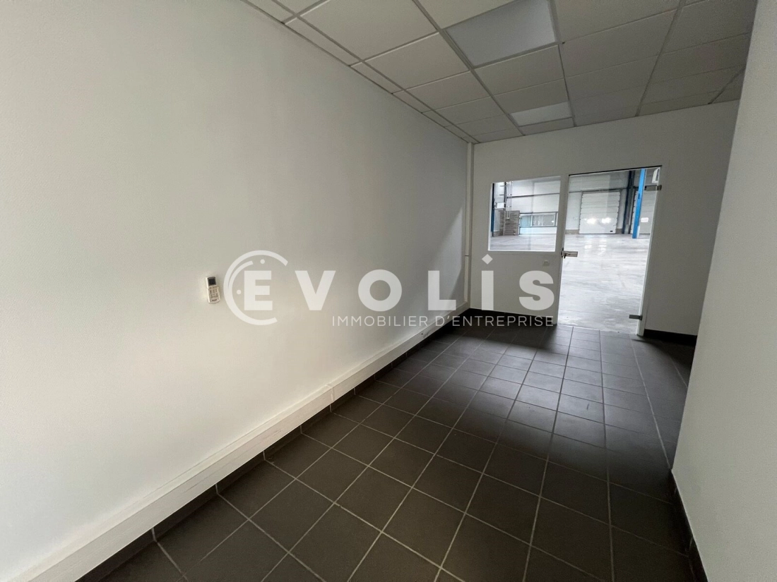 Photo 12 – location Entrepôts / activités	DAGNEUX (01120)