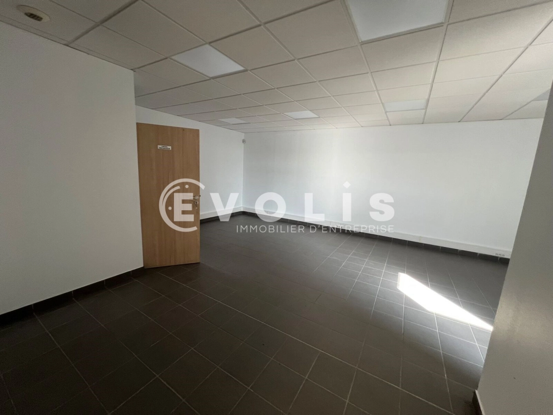 Photo 13 – location Entrepôts / activités	DAGNEUX (01120)