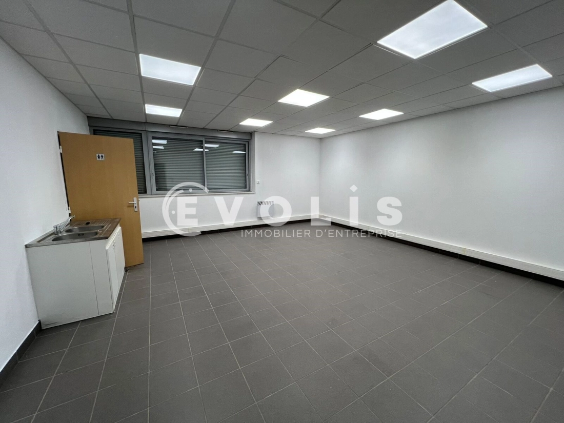 Photo 15 – location Entrepôts / activités	DAGNEUX (01120)