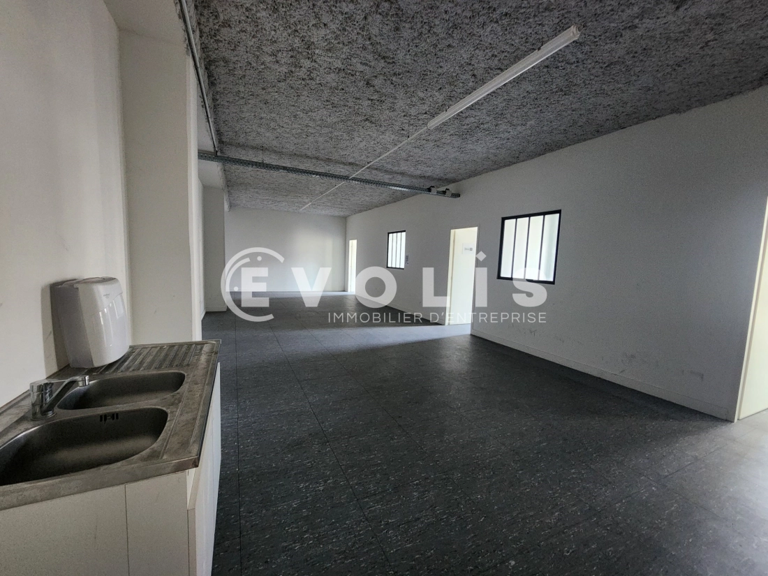 Photo 9 – location Entrepôts / activités	LYON (69007)