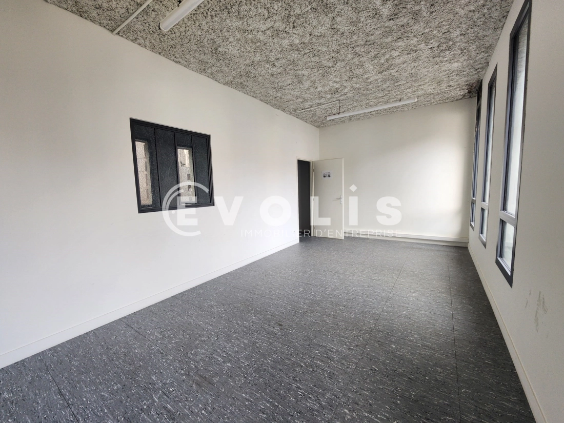 Photo 12 – location Entrepôts / activités	LYON (69007)