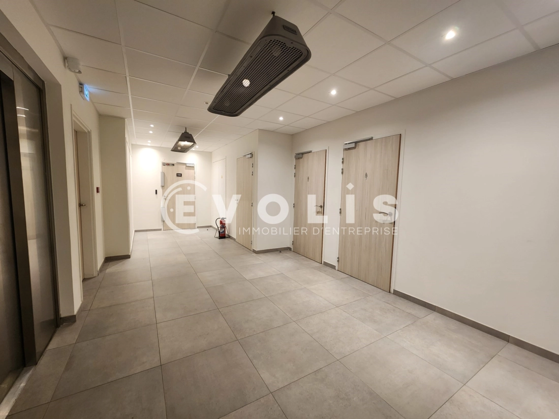 Photo 13 – location Entrepôts / activités	LYON (69007)
