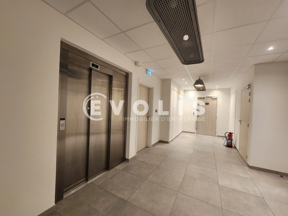 Photo 14 – location Entrepôts / activités	LYON (69007)