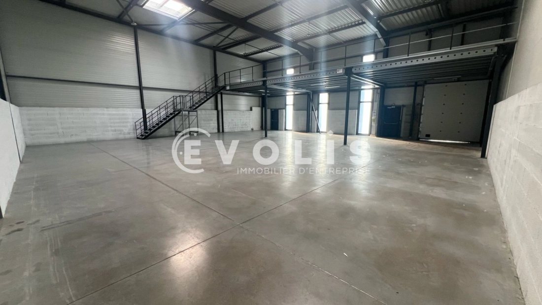 Photo 5 – location Entrepôts / activités	VILLEFONTAINE (38090)