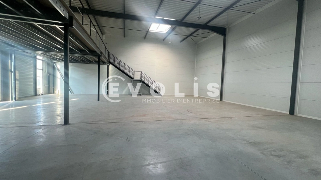 Photo 11 – location Entrepôts / activités	VILLEFONTAINE (38090)