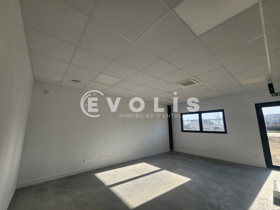 Photo 10 – location Entrepôts / activités	GENAS (69740)