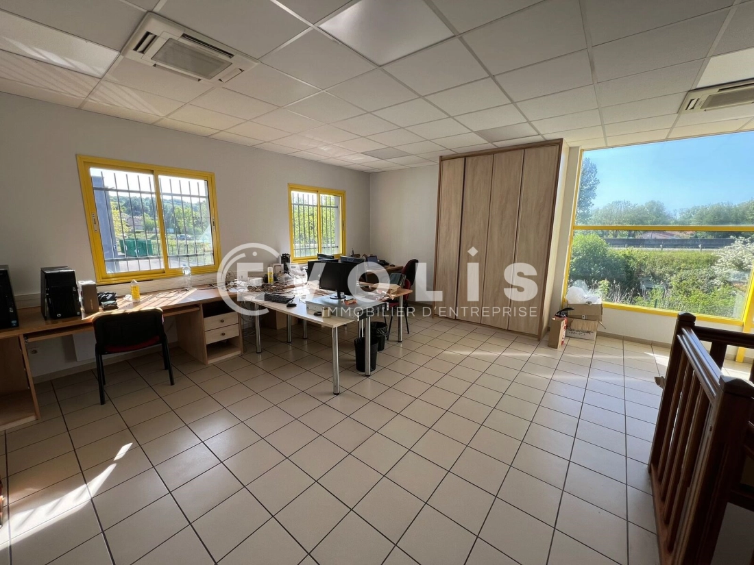 Photo 3 – location Entrepôts / activités	LA VERPILLIERE (38290)