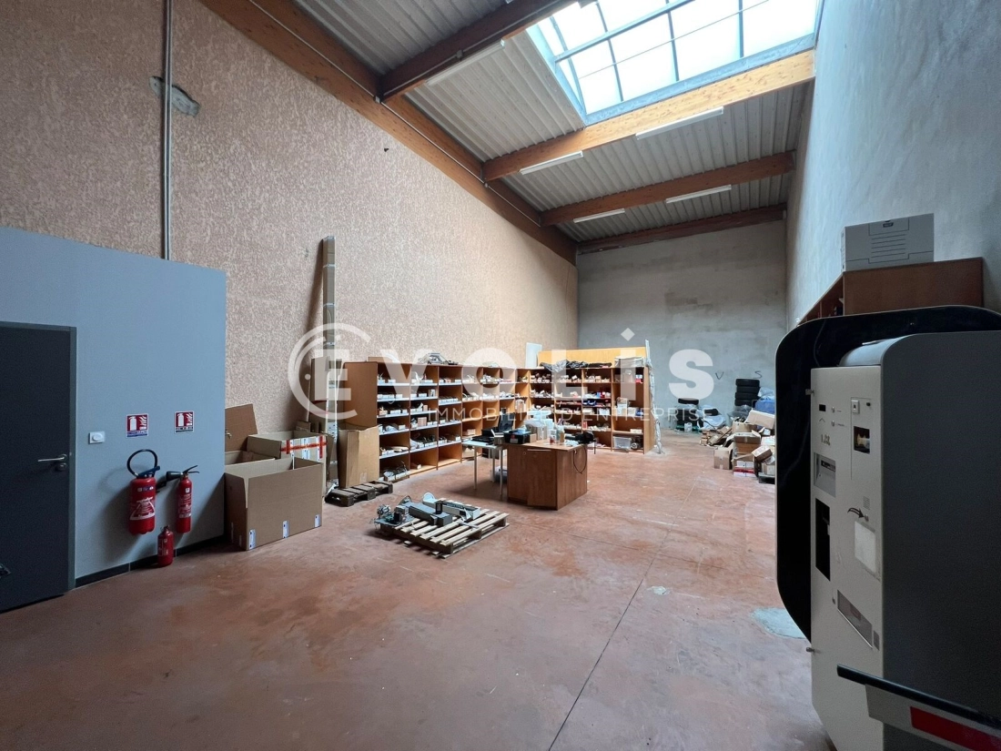Photo 4 – location Entrepôts / activités	LA VERPILLIERE (38290)