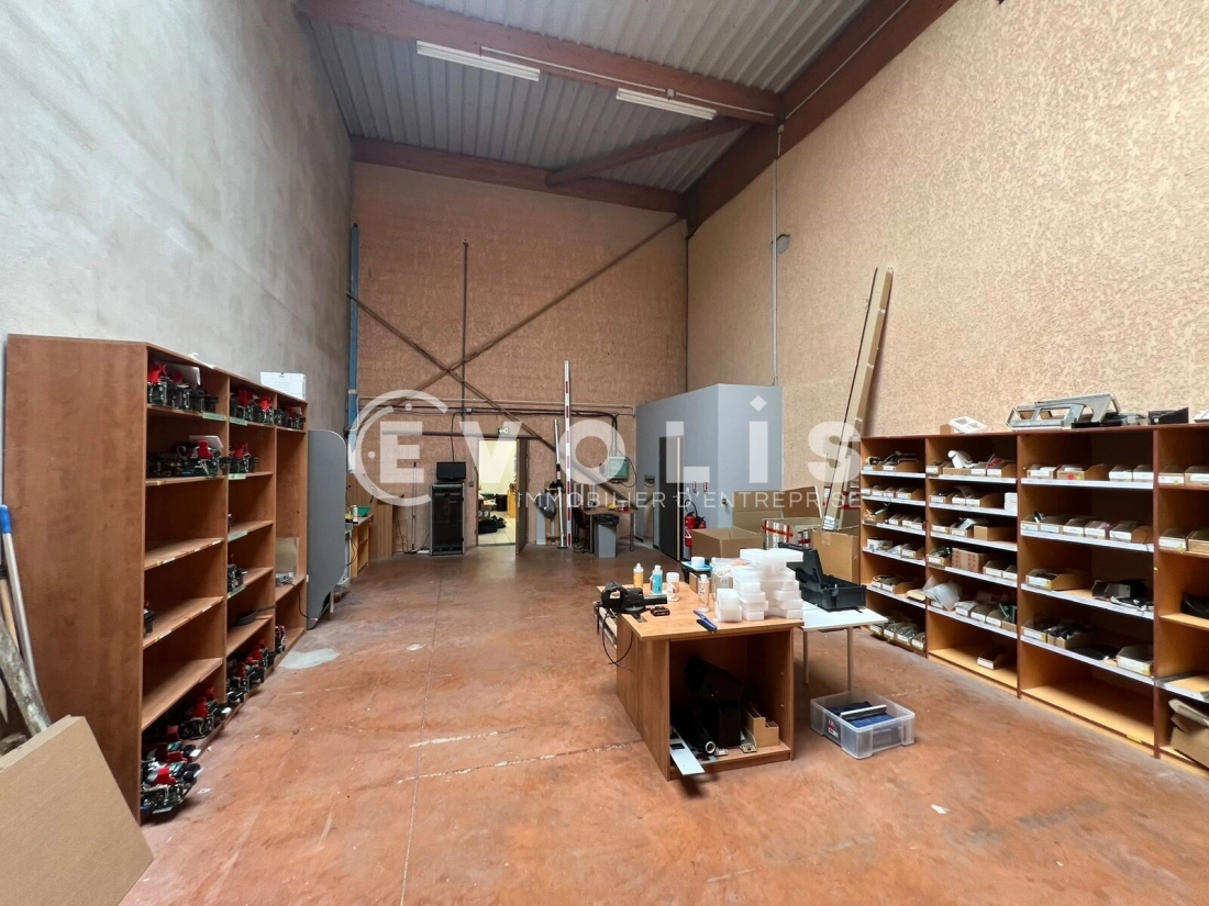 Photo 9 – location Entrepôts / activités	LA VERPILLIERE (38290)