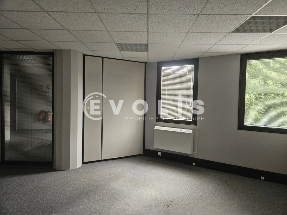Photo 12 – location bureaux	SAINT AUBIN (91190)