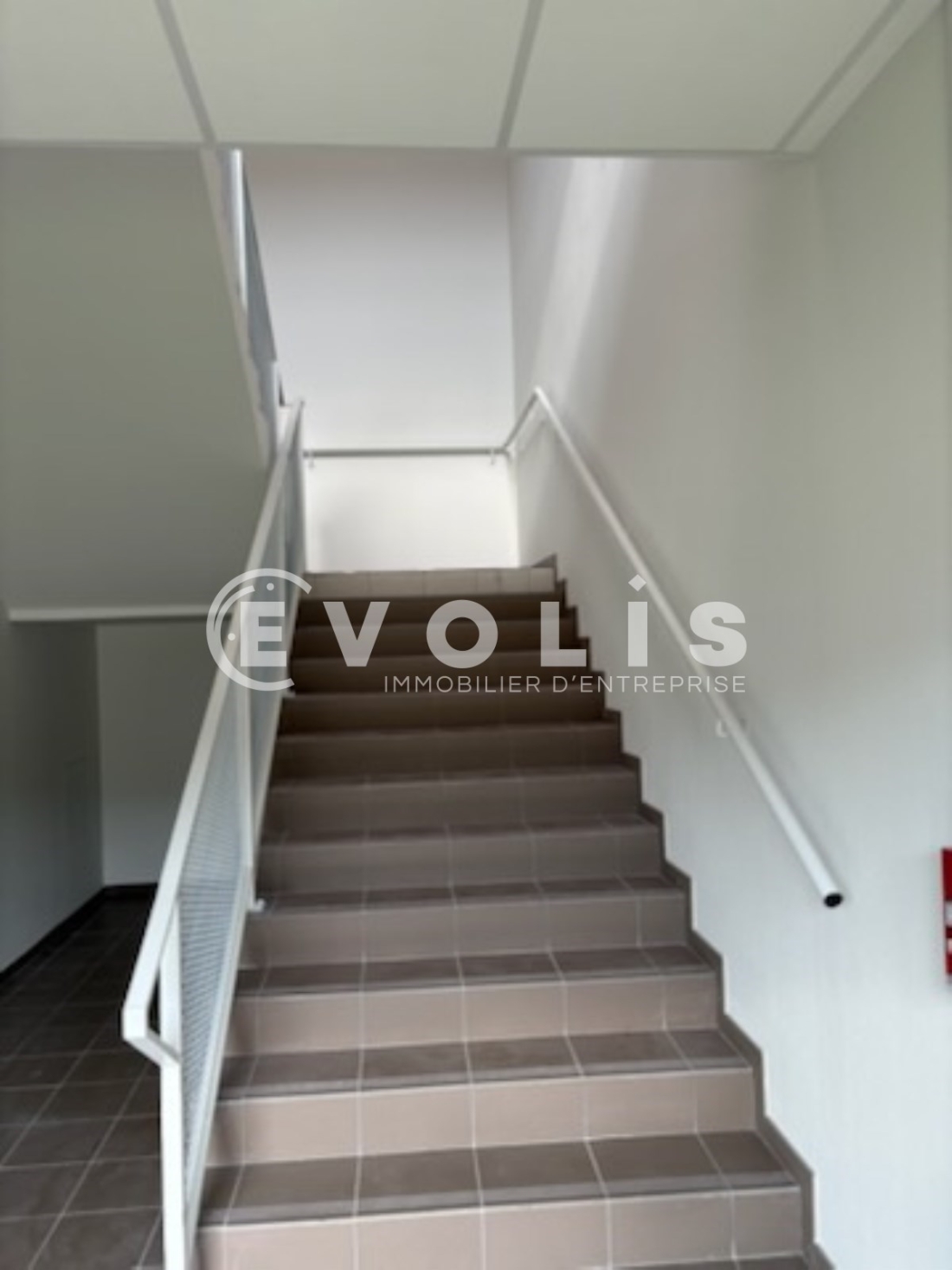 Photo 12 – location bureaux	BOURGOIN JALLIEU (38300)