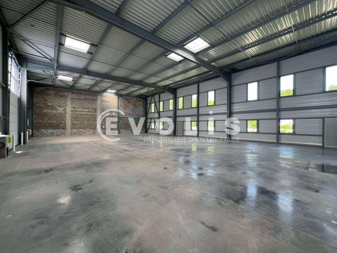 Photo 10 – vente Entrepôts / activités	SAINT GENIS LAVAL (69230)