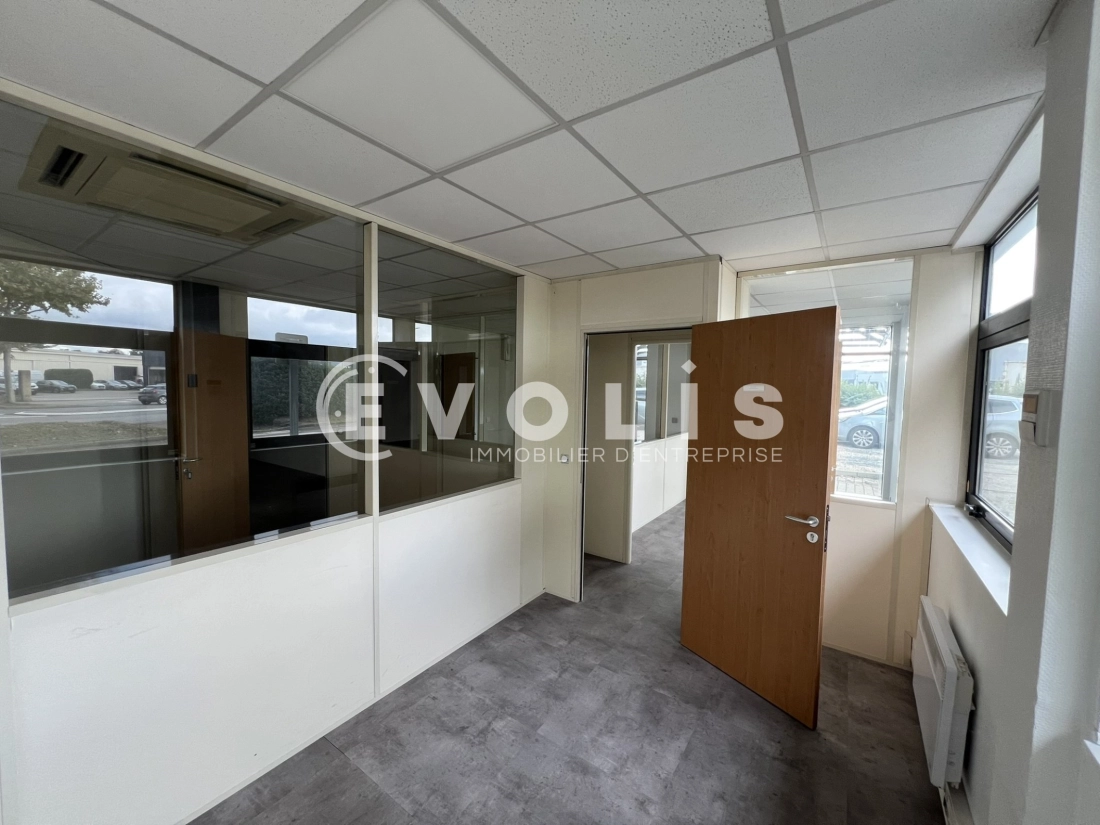 Photo 6 – location Entrepôts / activités	DECINES CHARPIEU (69150)