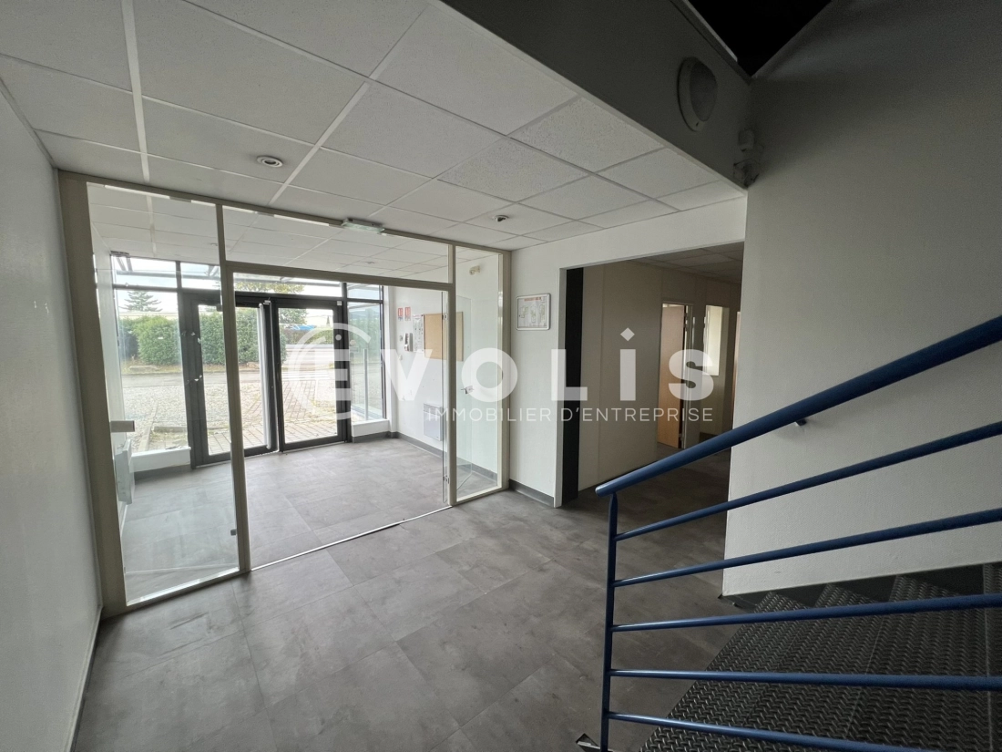 Photo 8 – location Entrepôts / activités	DECINES CHARPIEU (69150)