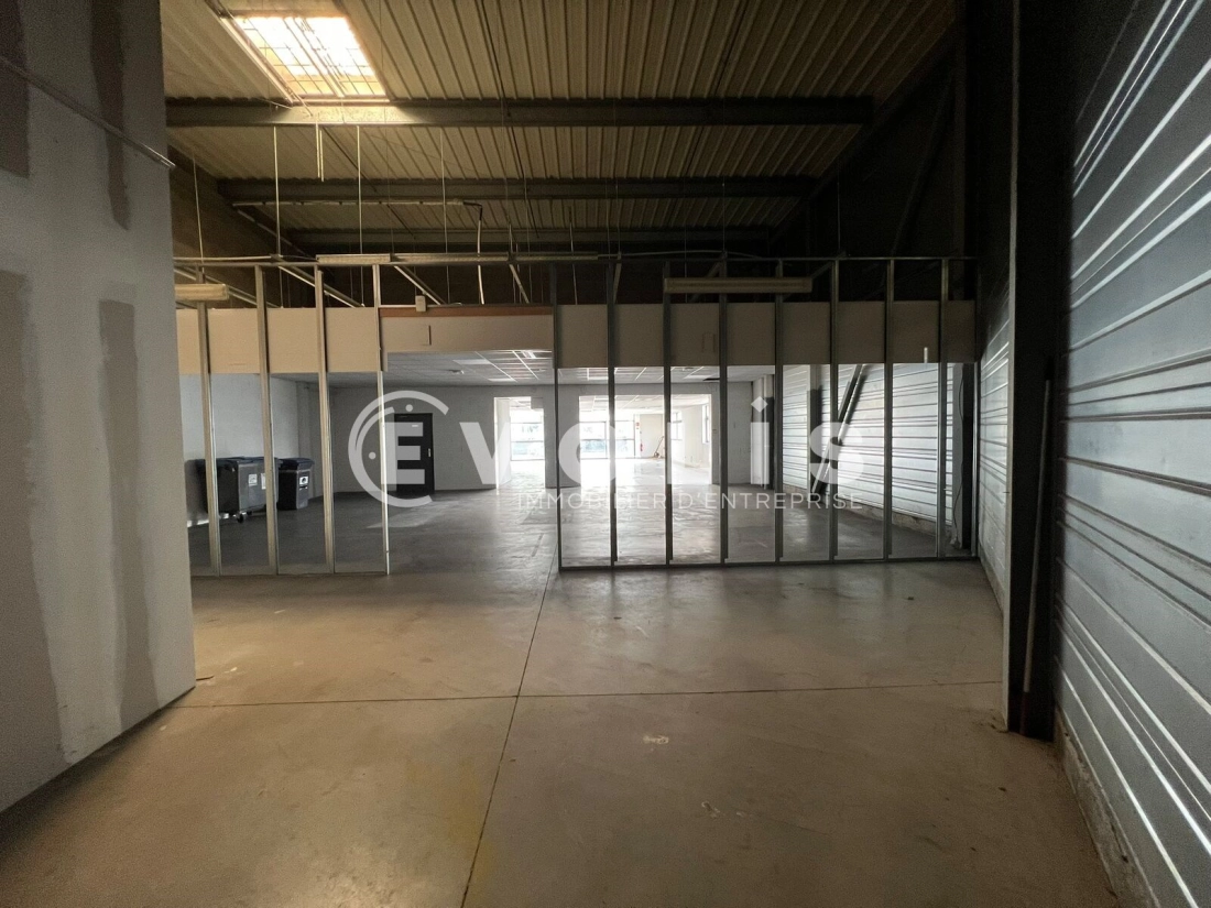 Photo 8 – location Entrepôts / activités	DECINES CHARPIEU (69150)
