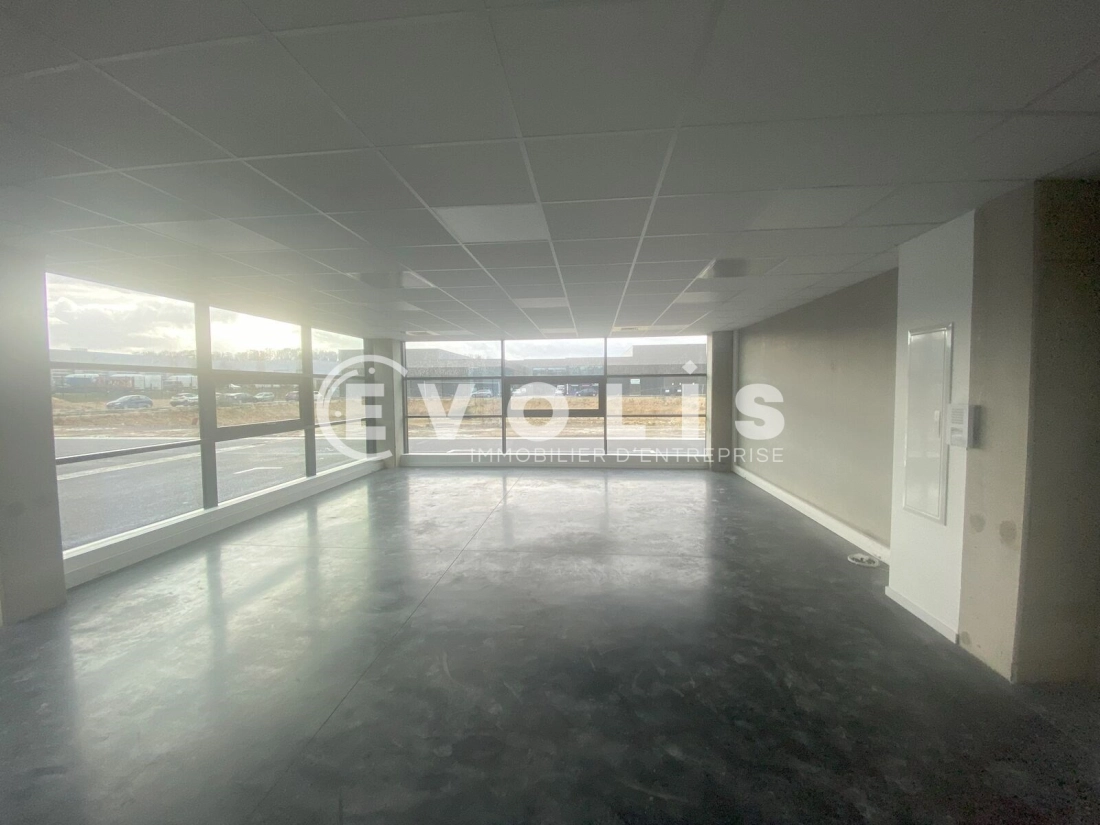 Photo 3 – location Entrepôts / activités	LONGUEAU (80330)