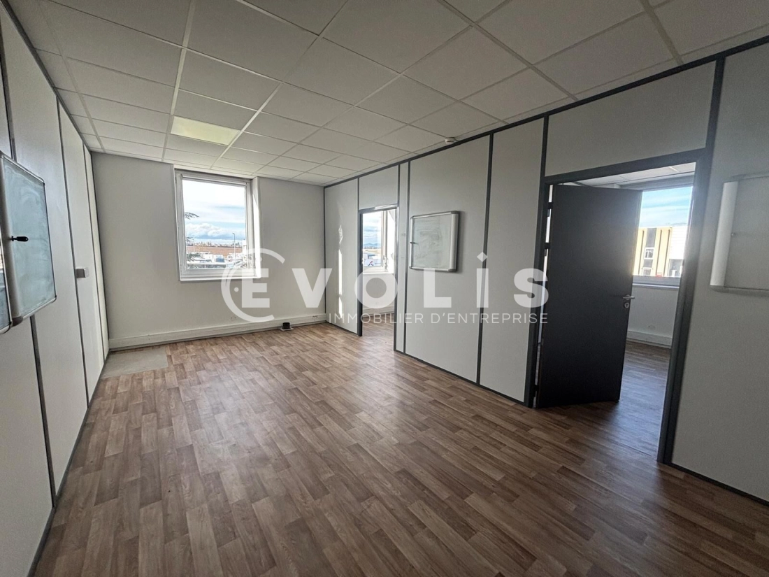 Photo 11 – location Entrepôts / activités	CORBAS (69960)